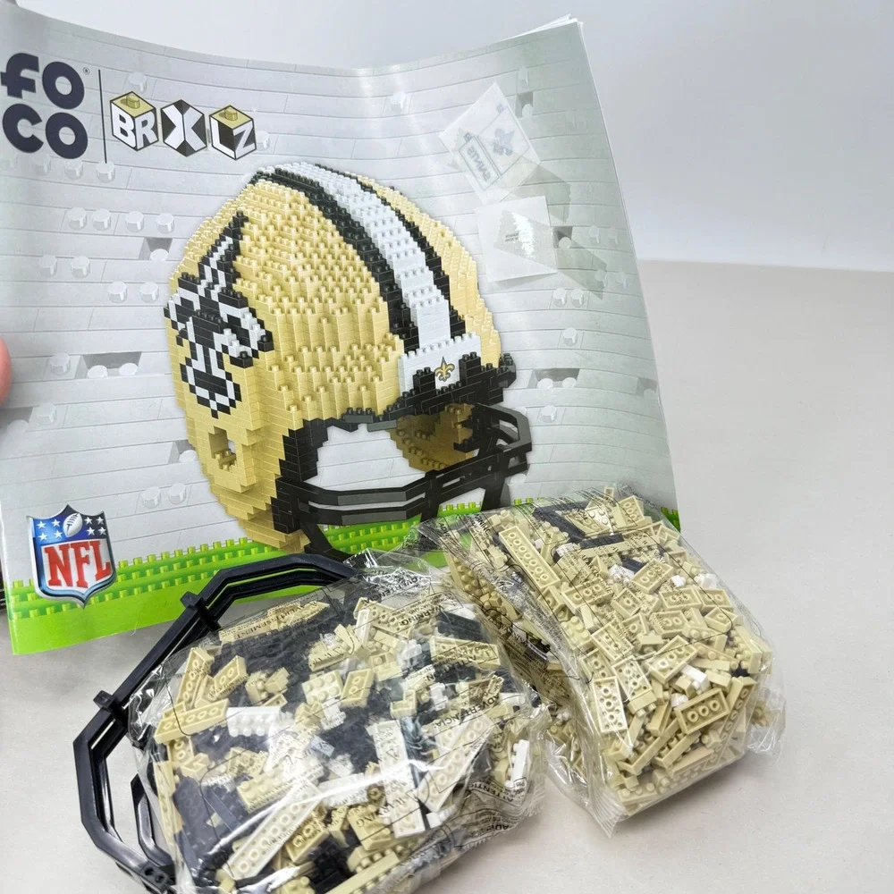 New Orleans Saints FOCO NFL BRXLZ Team Helmet 3-D Construction Block Set